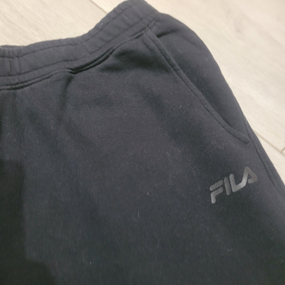 Fila Men's Flannel Athletic Shorts Elastic Waistband Medium Black Athleisure - Picture 3 of 7
